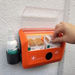 Distributeur de pansements WERO Smart Box® AquaFlex avec Werolin, en utilisation